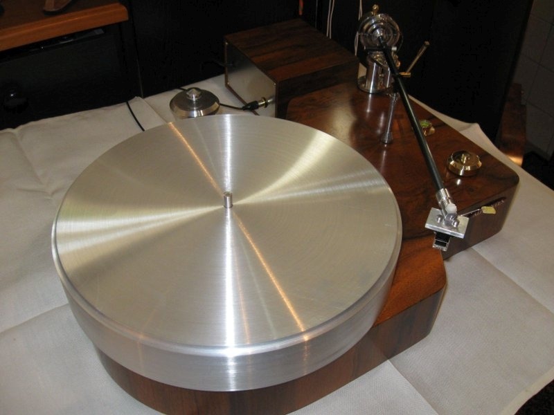 ad fontes turntable picture